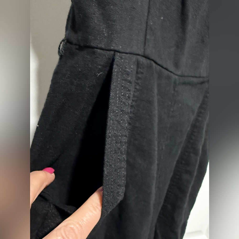 Overall bib black romper. Adjustable straps. Never been worn. Size extra small - Picture 4 of 8